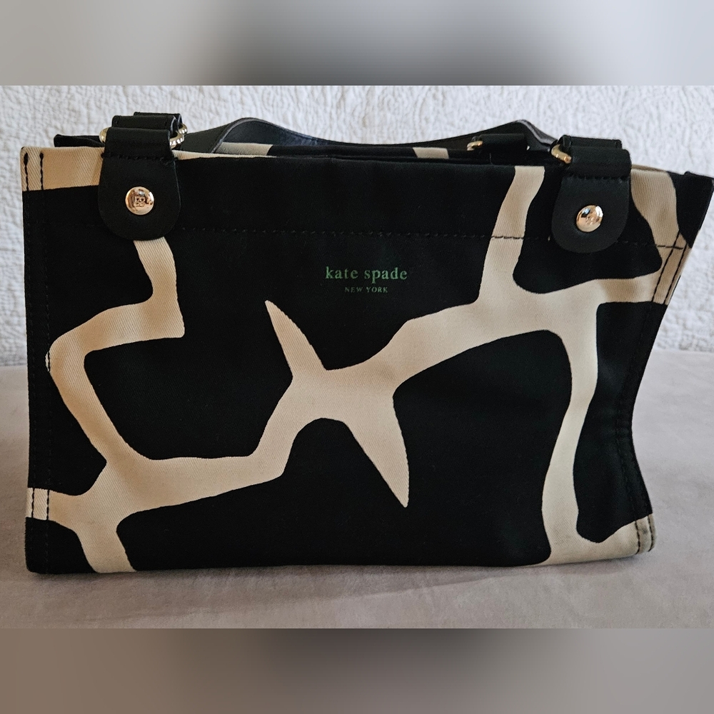 Kate Spade Black and Cream Giraffe Print Hand Bag